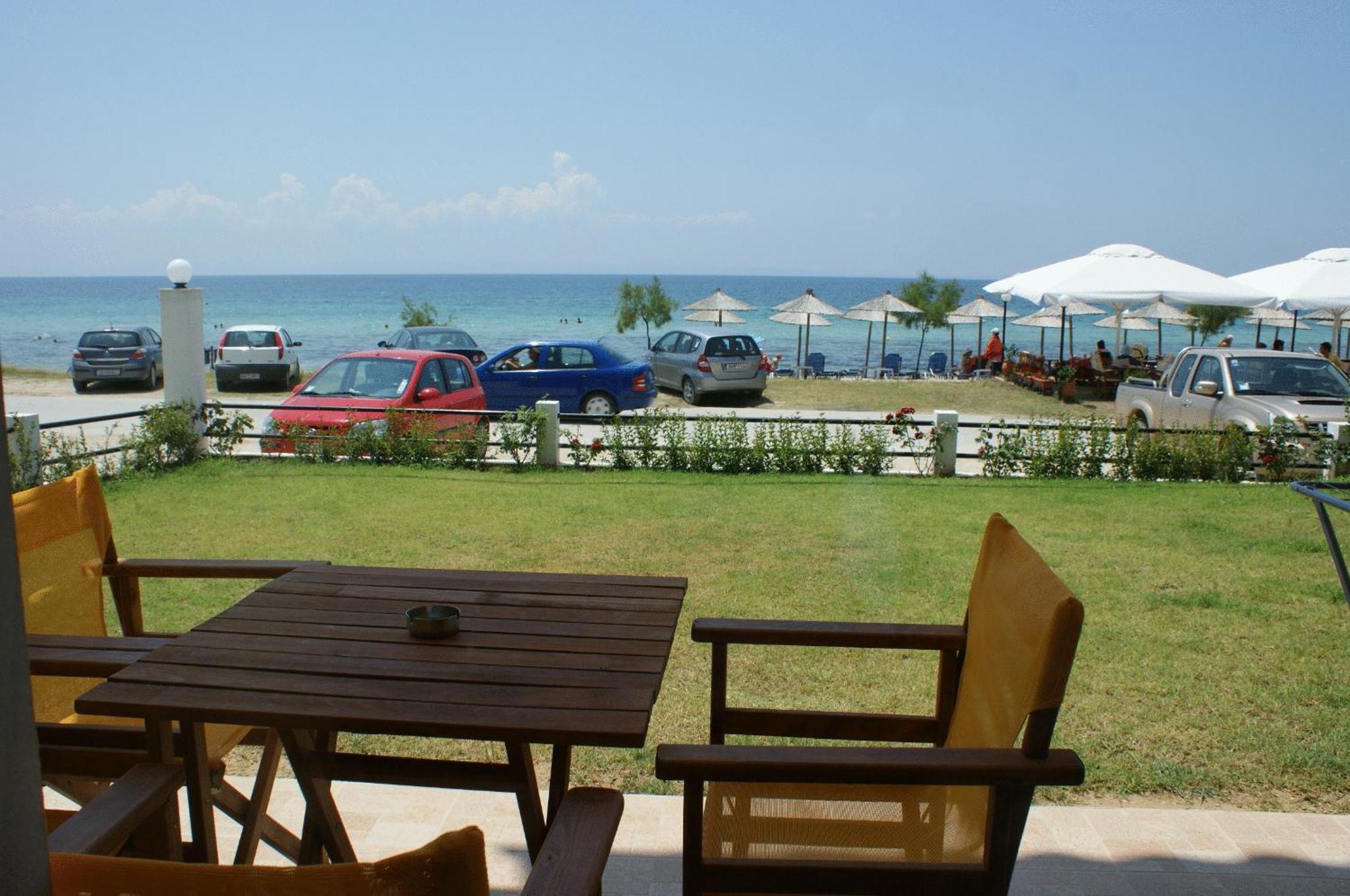 Assano Seafront Luxury Apartment Nikiti  Exterior photo