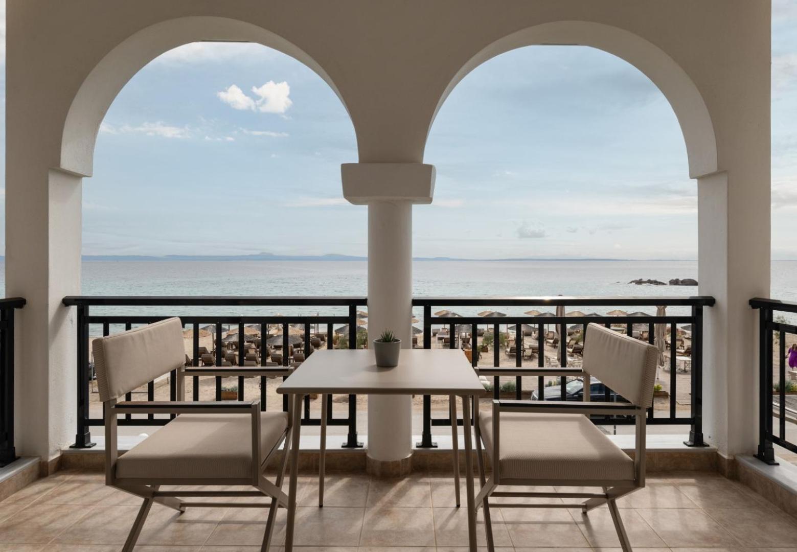 Assano Seafront Luxury Apartment Nikiti  Exterior photo