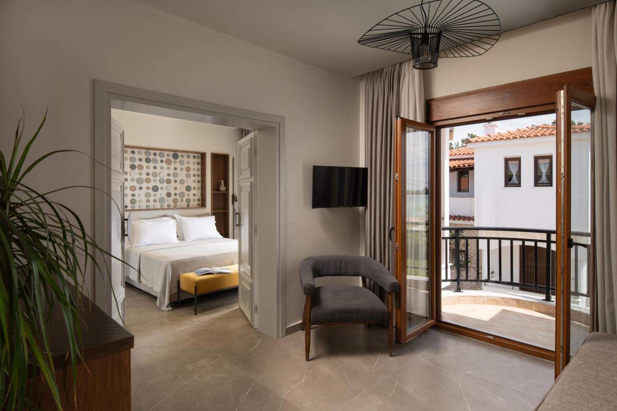 Assano Seafront Luxury Apartment Nikiti  Exterior photo